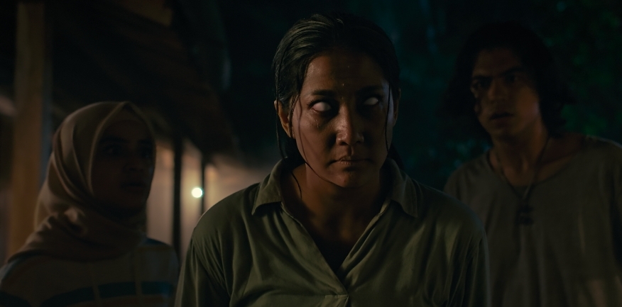 Salah satu adegan di film Pulung Gantung Pati Ngendat