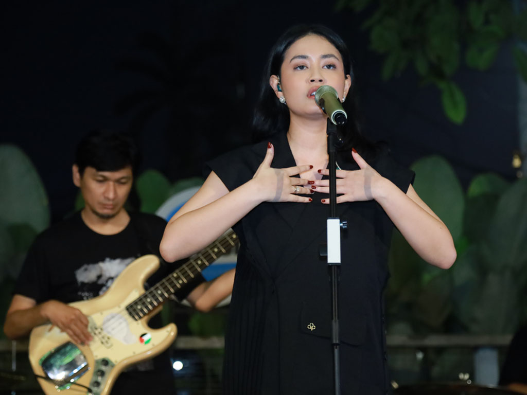 Penampilan Kirana Setio di program musik Swag Event. (Foto: I Wayan Bagiartana)