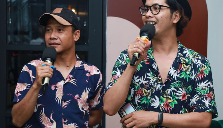 Nurgi Ceper dan Eno Suratno Wongsodimedjo di program musik Main-Main di Cipete. (Foto: I Wayan Bagiartana)