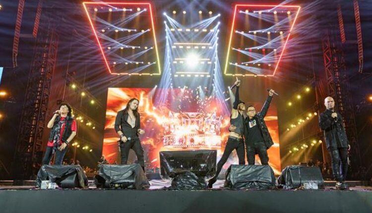 Suasana konser Dewa 19 Featuring All Stars 2.0 di Stadion Utama Gelora Bung Karno. (Foto: Istimewa)