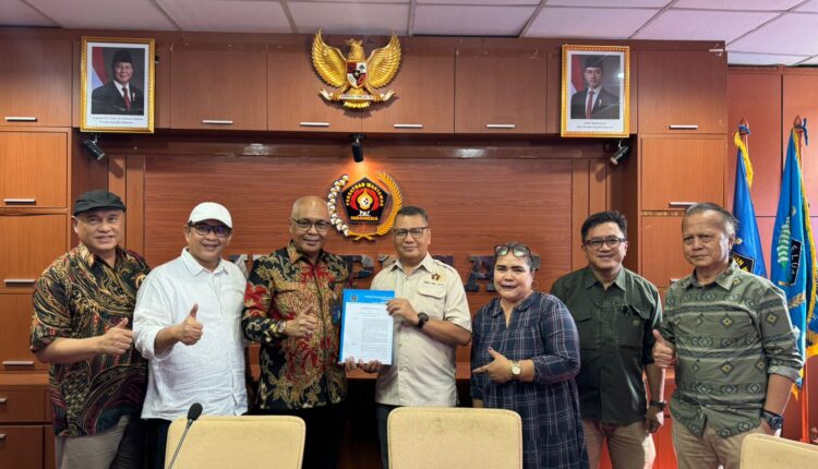 PWI Pusat resmi menegaskan kepemimpinan Kesit Budi Handoyo di PWI Jaya periode 2024-2029 via SK tertanggal 15 Oktober 2025. Dualisme berakhir.