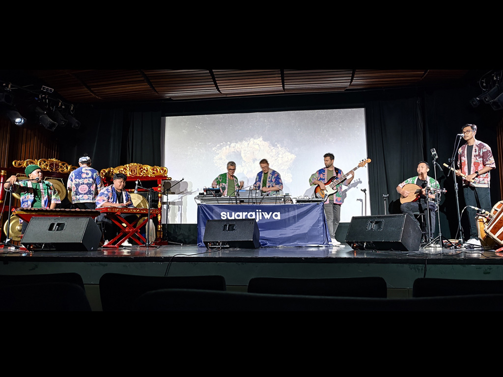 Grup musik Suarajiwa membuka tur konser SUARAJIWA – A Fusion Beyond Borders di IFI Jakarta. (Foto: Istimewa)