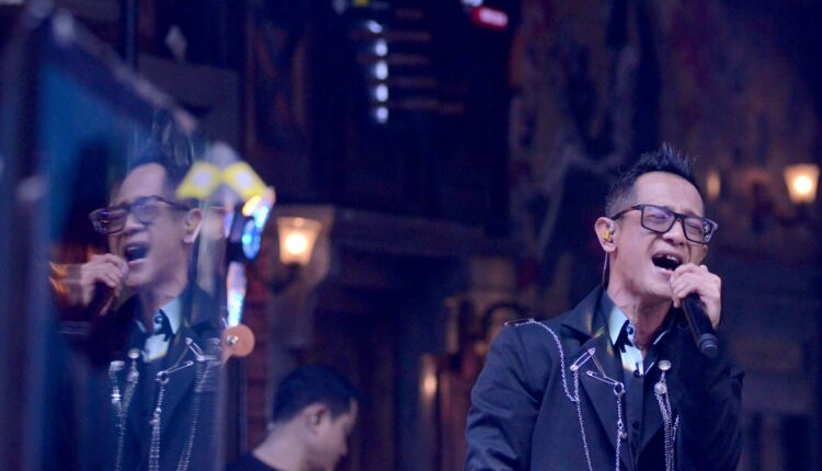Kisah inspiratif HIMM merilis album debut SELAMANYA setelah bertahun-tahun berjuang menjadi pengamen kafe.(Tyo Pribadi)