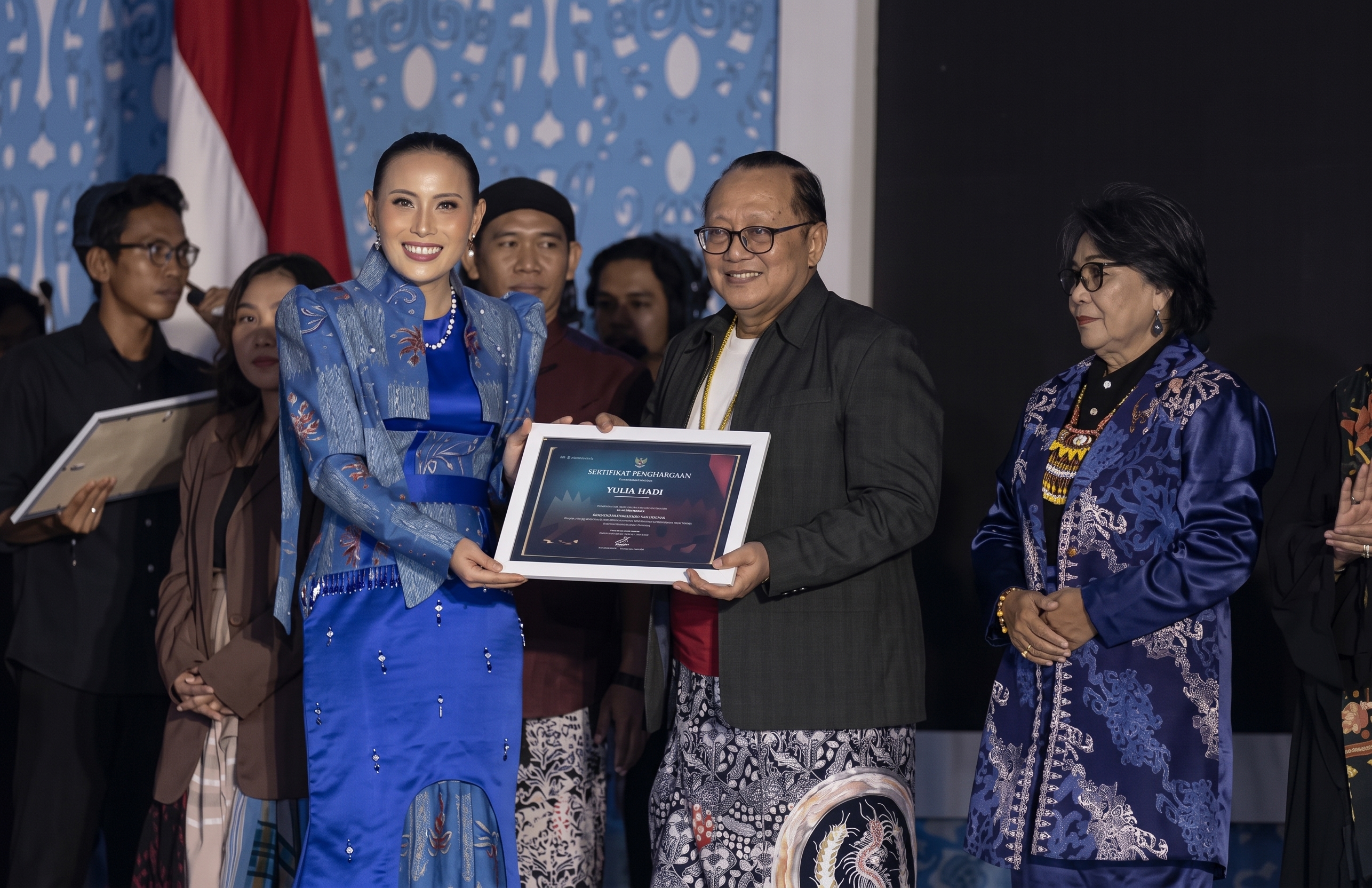 BIFF 2026 resmi dibuka di Samarinda. Event ini membawa wastra Borneo menuju panggung industri busana global.